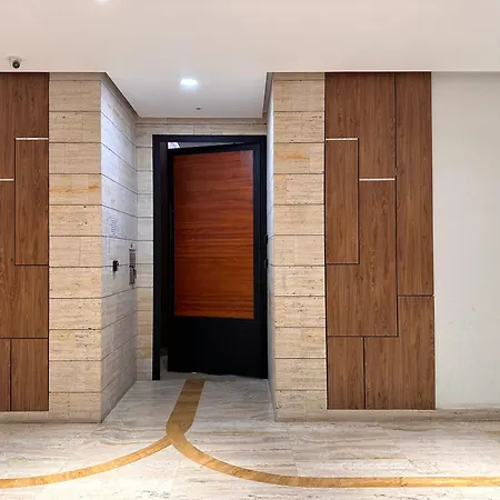 아파트 Spacious 2-bedroom Near Center 티라나
