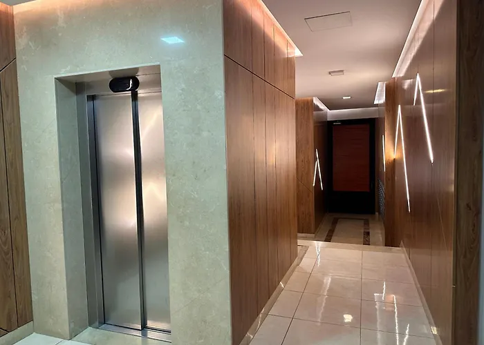 Spacious 2-bedroom Near Center 公寓 地拉那