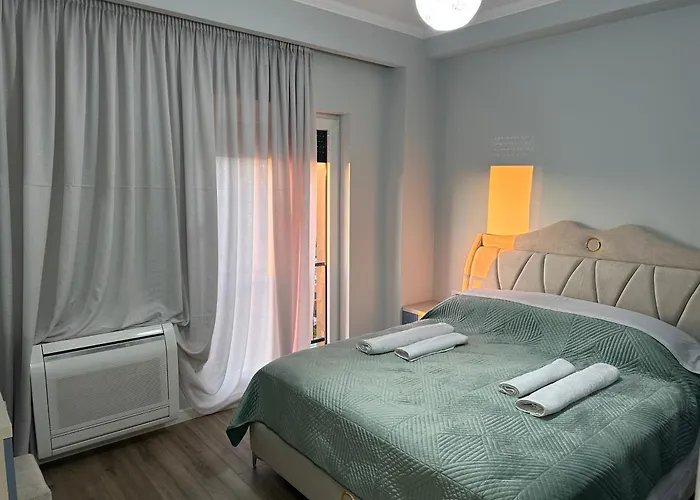 Spacious 2-bedroom Near Center 公寓