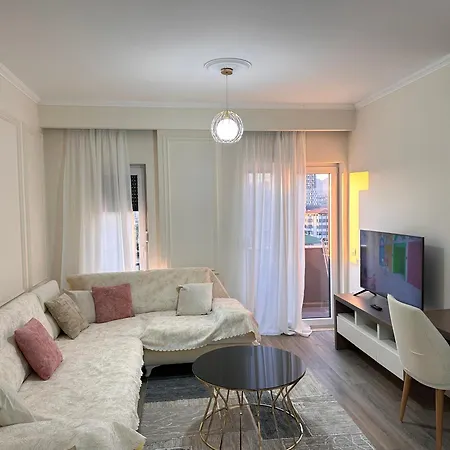 Spacious 2-bedroom Near Center Apartamento *