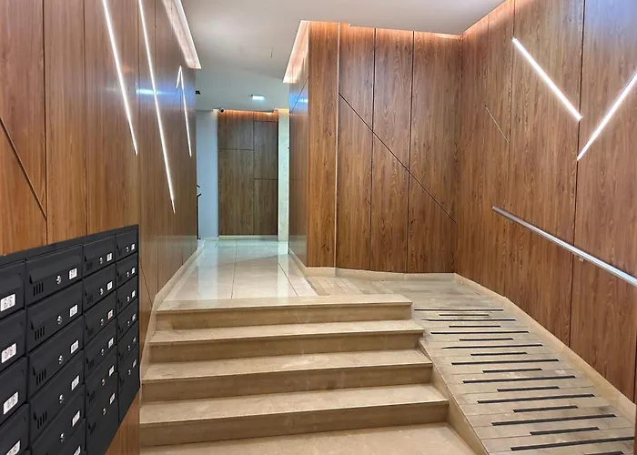 Spacious 2-bedroom Near Center * تيرانا
